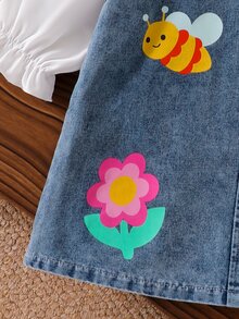 SHEIN Playful Pals 2件組幼女牛仔連身裙套裝，甜美可愛藍白配色，蝴蝶蜜蜂花朵蕾絲荷葉邊泡泡袖鏤空領，休閒派對秋季假期款 - 中等水洗藍 - 查看 6