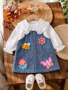 SHEIN Playful Pals 2件組幼女牛仔連身裙套裝，甜美可愛藍白配色，蝴蝶蜜蜂花朵蕾絲荷葉邊泡泡袖鏤空領，休閒派對秋季假期款 - 中等水洗藍 - 查看 5