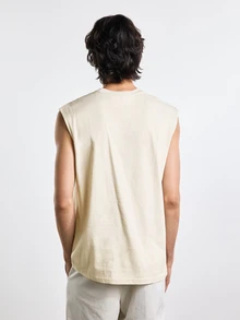 Merionis 男士極簡百搭純色圓領背心，適合運動與日常穿著 - 卡其色 - 查看 3