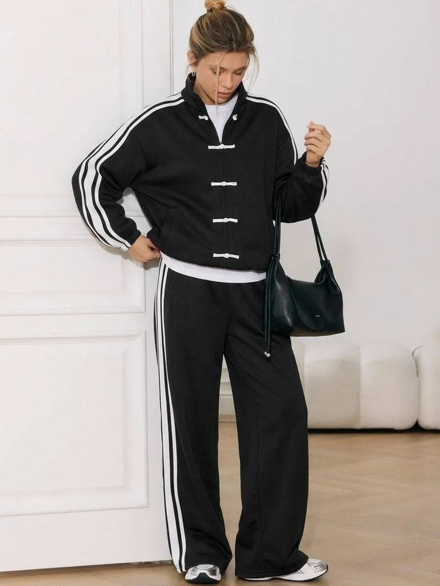 SHEIN 青少年女孩秋季套裝 黑白對比滾邊保暖內裡立領青蛙鈕扣拉鍊連帽外套與寬腿運動長褲休閒套裝 - 黑色 - 查看 1