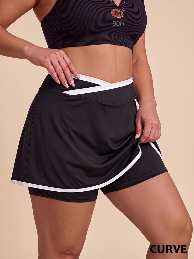 SHEIN Sports 女款大尺碼修邊運動休閒裙 可穿搭可愛風文藝復興風網球裙褲 黑白配色 夏季健身運動裙 - 黑與白 - 查看 3