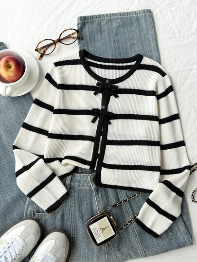 SHEIN Cardigan Rajut Lengan Panjang Anak Perempuan dengan Garis-Garis Hitam Putih dan Pita Buatan Tangan untuk Musim Gugur