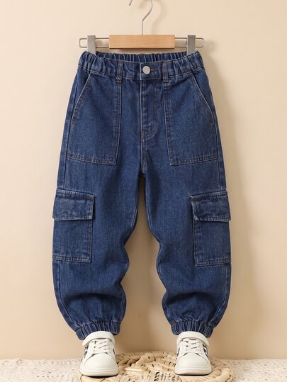 SHEIN Boys' Denim Jeans, Autumn/Winter New Arrival, Dark Blue, Tapered Loose Fit, Multi-Pocket Design, Made Of Lightweight And Soft Denim Fabric For Comfortable Wear, Essential For Fashionable Boys, Simple Casual Style Suitable For All Seasons, Perfect For Daily Wear, Photography, Shopping, Outings, Gatherings And More, 2026 New Boys' Denim Jeans