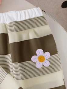 SHEIN Elladie kids 女童學院風 Polo 領 2 件套，海軍藍撞色翻領長袖上衣 + 高腰寬腿褲，經典馬術刺繡休閒套裝，春夏秋冬百搭運動風，適合校園與日常穿著 - 卡其色 - 查看 4