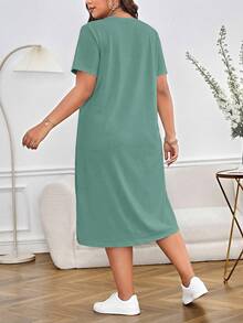 Shapeblank Plus Size Women Solid Color Round Neck Short Sleeve Casual Dress - Green - View 2