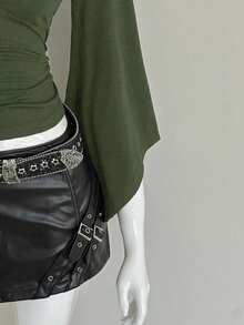 EgrlEra Deep V-Neck Sexy Mid-Length Sleeve Fitted T-Shirt - Dark Green - View 5