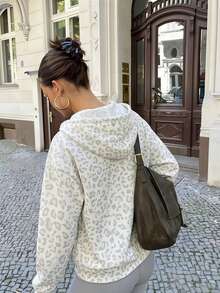 Aloruh Women's Long Sleeve Loose Leopard Print Sweatshirt - Casual Minimalist, Versatile & Practical, Suitable For Daily, Party And Airport Wear, Incorporating Y2K Style; Leopard Print Design - Light Grey - View 2