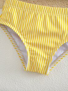 SHEIN Baby Girl Bow Decor Striped Ruffle Cute Swimsuit Top And Shorts Set - Yellow - View 5