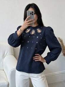 NOVVYNE 女款海軍藍細條紋小高領胸部鏤空水鑽裝飾主教袖長袖修身簡約奢華秋季辦公派對正式襯衫 - 藍色 - 查看 9