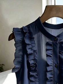 Franclia 法式復古圓點無袖雪紡女式襯衫，透視櫻桃粉雪紡面料，垂墜感，夏季透氣，空靈透視優雅，荷葉邊立領與門襟設計，展現復古風格，適合女性在夏季、春季、復活節、假期、派對、海灘婚禮、畢業典禮、外出、生日慶祝、優雅度假、休閒穿著、奢華風格、運動裝、正式穿著、畢業季服裝、時尚休閒通勤裝、商務辦公裝、百搭日常休閒服飾、都市教師專業穿著 - 藏蓝色 - 查看 4