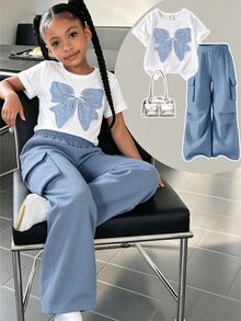 SHEIN ChillGRL 2件套少女休闲T恤和工装裤套装，蝴蝶结刺绣图案圆领短袖T恤和裤子，春夏时尚套装 - 藍色 - 查看 5