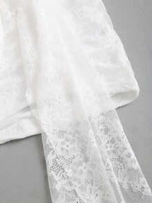 Sweetra Rok Bodycon Wanita Elegan Seksi dengan Patchwork Renda, Hem Bergelombang Asimetris, dan Dekorasi Logam - Putih - View 3