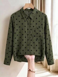 Vionelle 大尺碼女款春夏秋冬法式優雅奢華精緻極簡高端設計辦公通勤老錢風舒適仿亞麻波點印花襯衫領前扣口袋長袖襯衫 - 軍綠色 - 查看 1