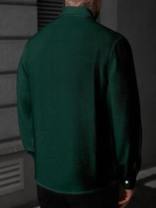 Manfinity CasualCool Men's Solid Color Single-Breasted Shirt, Structured Micro-Texture - Dark Green - View 6
