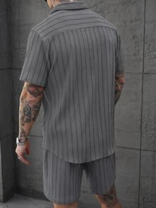 Manfinity CasualCool 男士前开襟条纹短袖休闲衬衫套装，夏季男士套装，男士夏季服装套装，男士街头风衬衫，男士条纹纽扣衬衫短裤套装，男士夏季短裤套装 - 灰色 - 查看 7