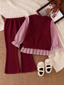 SHEIN Playful Pals 女童可愛藍色花卉裝飾舒適時尚拼接條紋長袖二合一上衣搭配藍色休閒喇叭褲 2件套T恤套裝 - 酒紅色 - 查看 3