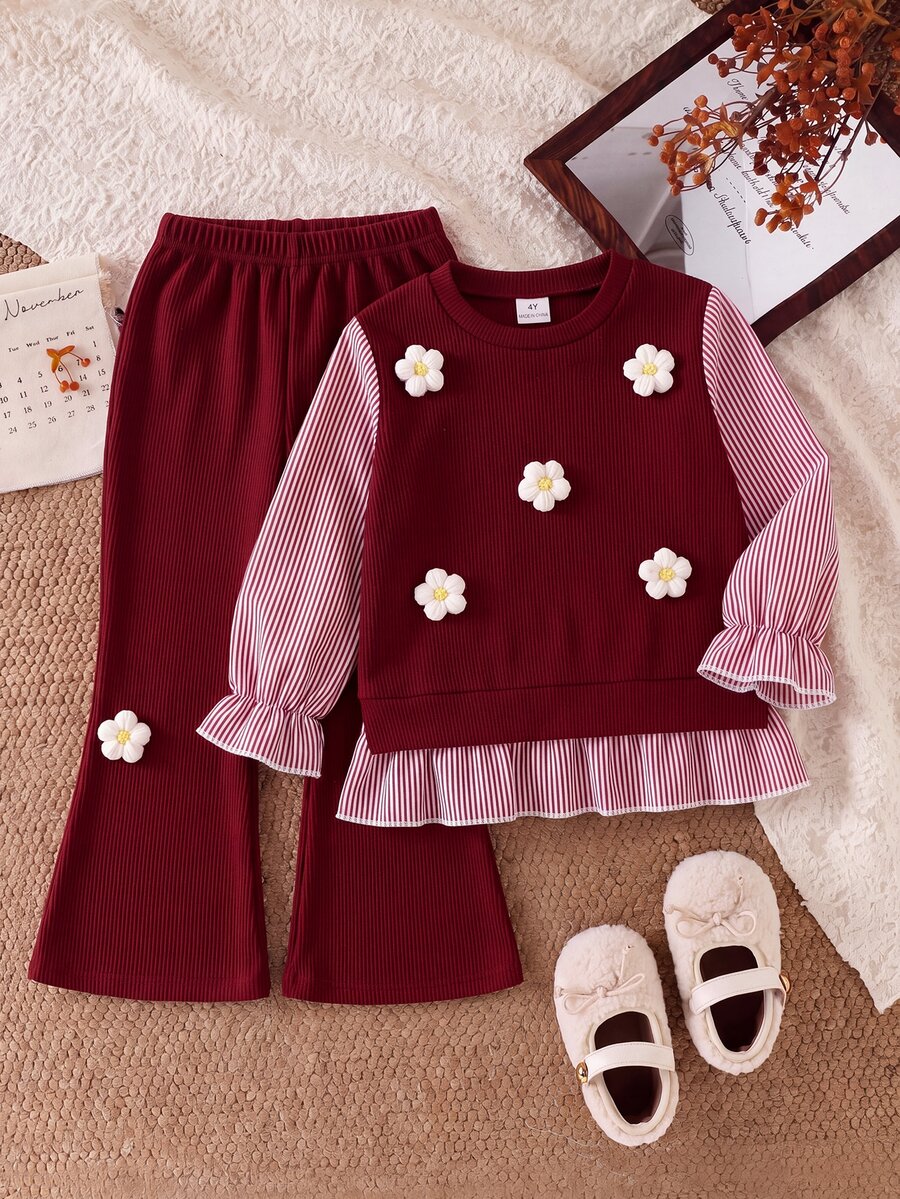 SHEIN Playful Pals 女童可愛藍色花卉裝飾舒適時尚拼接條紋長袖二合一上衣搭配藍色休閒喇叭褲 2件套T恤套裝