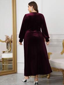 Modelyn Vestido de línea A con cuello en V, manga larga, fruncido y decoración de perlas de terciopelo elegante, adecuado para primavera y otoño, talla grande - Burdeos - Ver 2