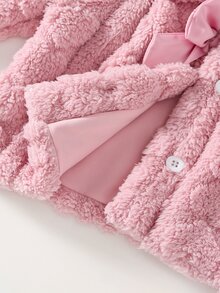 SHEIN 2件組幼女嬰兒女童抓絨外套帽套，可愛甜美粉色緞面蝴蝶結愛心壓紋長袖領口加厚度假款冬季秋季鈕扣式 - 駝色 - 查看 7