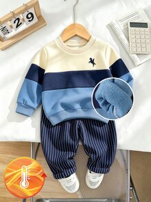 Souflis Souflis 2件組幼兒男童運動休閒衛衣套裝，學院風海軍藍米色馬匹拼色條紋長袖圓領加厚毛絨秋季派對毛衣 - 霧霾藍 - 查看 9