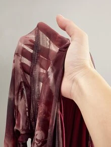 SHEIN ICON 女款大尺碼秋冬復古性感簡約優雅通勤風露肩抓皺喇叭袖酒紅花卉繫帶圖案網紗洋裝 - 彩色 - 查看 11