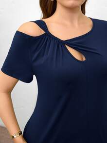 Reflora Plus Size Women Elegant Round Neck Hollowed-Out Twist Front T-Shirt,Business Casual Woman - Navy Blue - View 4
