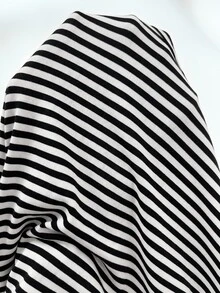 SHEIN Tween女孩針織黑色條紋寬鬆大碼挖領長袖休閒T恤 - 黑與白 - 查看 7