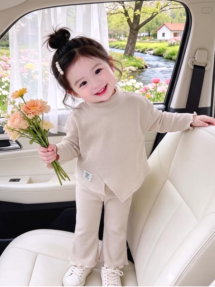 SHEIN Vintaside Kids 2件組幼女上衣+喇叭褲,優雅粉色華夫針織不對稱荷葉邊長袖小高領,生日派對秋季假期穿搭 - 杏色 - 查看 1