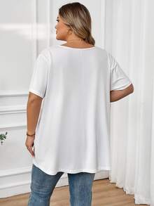 SHEIN CURVE+ Blusa sencilla y casual de talla grande de unicolor con cuello redondo y manga corta - Blanco - Ver 2