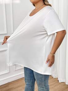 SHEIN CURVE+ Blusa sencilla y casual de talla grande de unicolor con cuello redondo y manga corta - Blanco - Ver 3