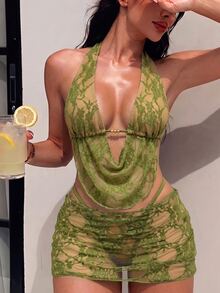 SHEIN Swim 女款歐美風性感大膽前衛音樂節派對休閒法式慵懶度假百搭撞色蕾絲布料串珠裝飾繫帶掛脖露背泳衣上衣搭配後背抓皺荷葉邊泳褲與蕾絲裙比基尼三件套，適合春假、秋季返校、啤酒節、音樂節、假期、春季促銷、海灘氛圍度假穿搭、派對泳裝、情人節、新年、返校嘉年華、母親節、國際婦女節、家庭出遊、巴西六月節、畢業季 - 彩色 - 查看 5