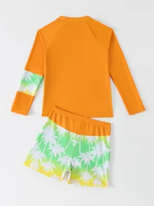 SHEIN 2 piezas Conjunto de traje de baño para niños preadolescentes, estilo tropical de surf, bloque de color naranja vibrante y amarillo-verde degradado con estampado de palmeras, gráfico de letra "SURF", top de protección solar de manga larga y pantalones de baño a juego estampados, tela de punto, elegante, casual, fresco, adecuado para nadar, vacaciones de verano, playa, fiesta en la piscina - Multicolor - Ver 2