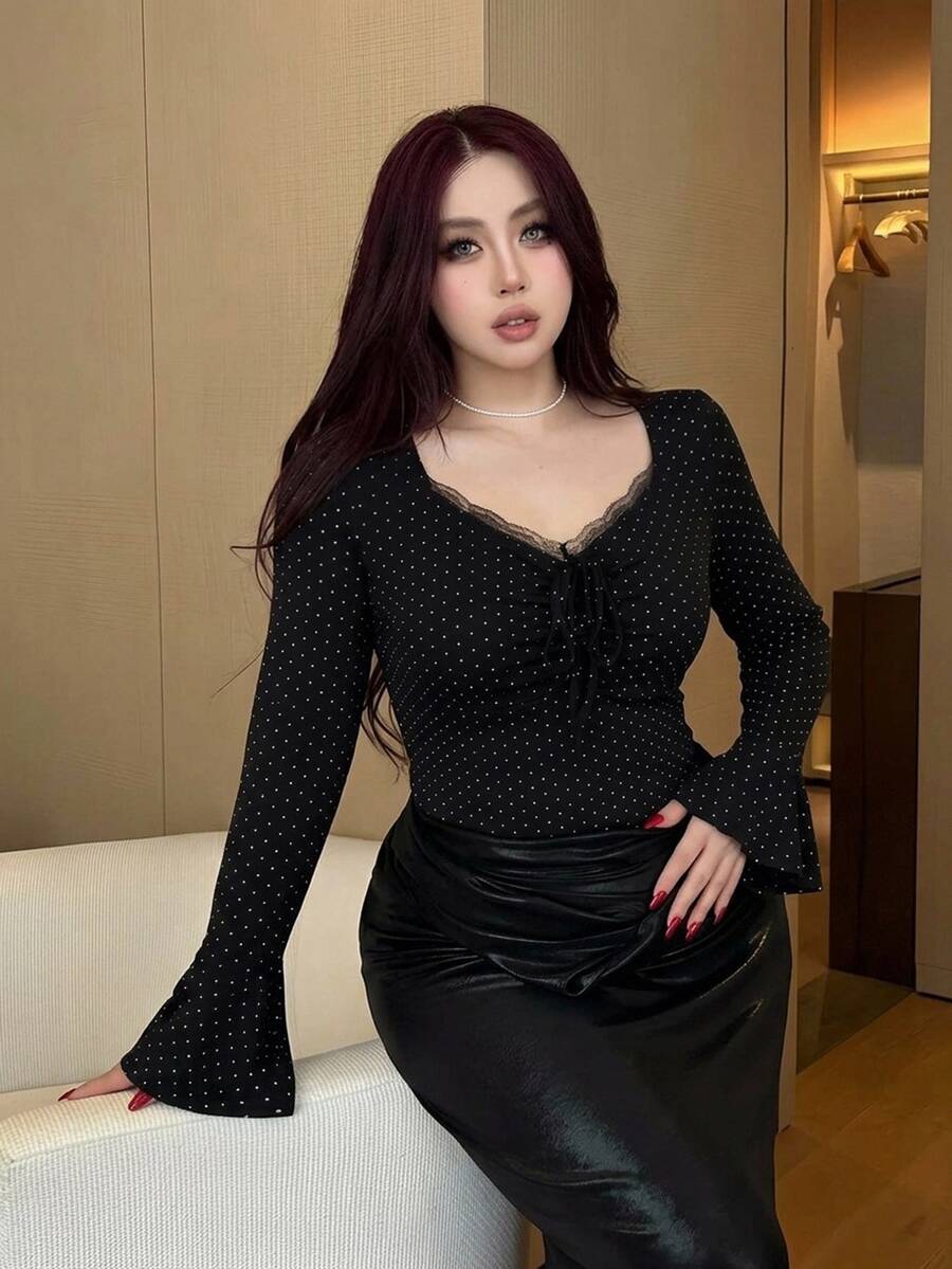 REIGN AVE 大码女士优雅长袖T恤,蕾丝波点拼接,弹力修身,春秋季 - 黑色 - 查看 1
