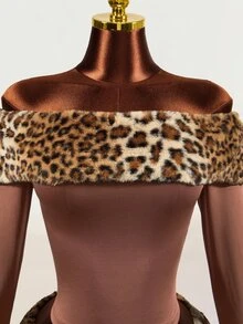 Mistrie Atasan Wanita Seksi Pas Badan dengan Bahu Terbuka dan Patchwork Bulu Kelinci + Celana Pendek Kancing Bulu Kelinci - MultiWarna - View 7