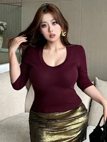 REIGN AVE Solid Color Elastic Fitted Bodycon V-Neck Sexy 3/4 Sleeve Cropped T-Shirt, Spring/Summer - Burgundy - View 6