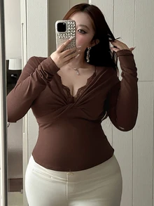 REIGN AVE Plus Size Fitted Solid Color Contrast Lace Cropped Long Sleeve Versatile T-Shirt Going Out Tops Women - Brown - View 3