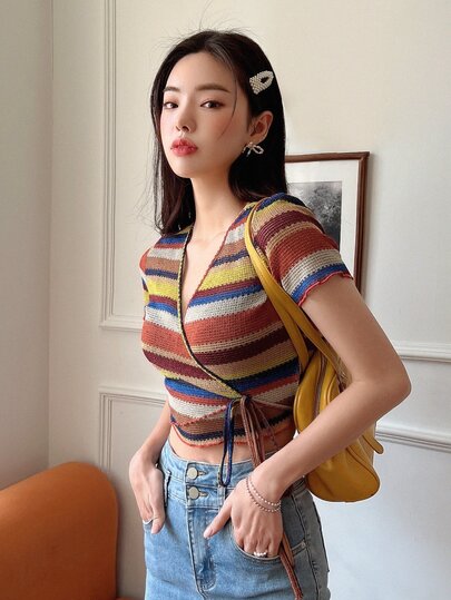 DAZY 拼色交叉領針織短版上衣 可愛上衣