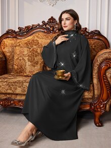 Al Najma Gaun Maxi Turki Modis Lengan Panjang Warna Polos Elegan Mewah Ukuran Plus untuk Wanita, Dihiasi Rhinestone Berkilau - Hitam - View 6