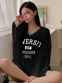 DAZY Women Spring/Summer Loose-Fit V-Neck Drop-Shoulder Long Sleeve T-Shirt With Slogan Print,Graphic Tees - Black - View 2