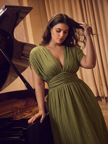 Anewsta Plus Size Women Summer V-Neck Sleeveless Ruched Waist Dress, Suitable For Beach Vacation - Green - View 6