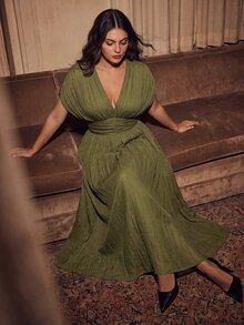 Anewsta Plus Size Women Summer V-Neck Sleeveless Ruched Waist Dress, Suitable For Beach Vacation - Green - View 7