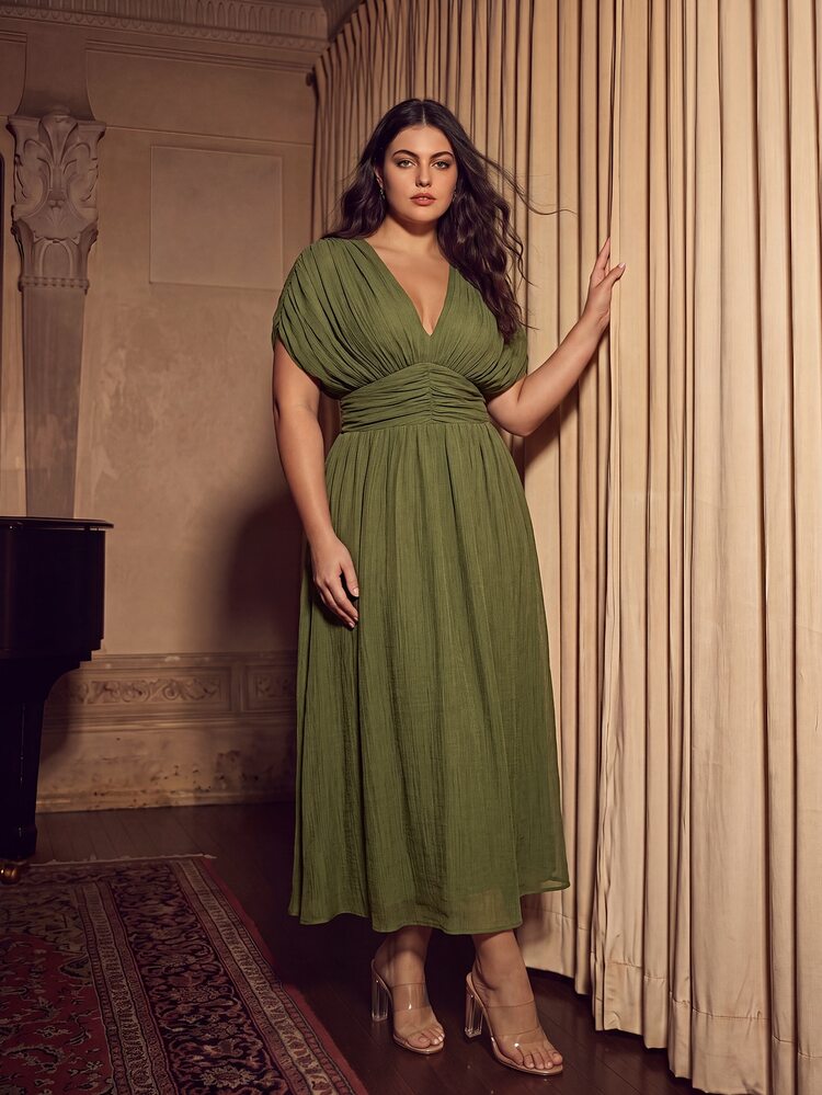 Anewsta Plus Size Women Summer V-Neck Sleeveless Ruched Waist Dress, Suitable For Beach Vacation - Green - View 3