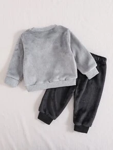 SHEIN Playful Pals 2件組幼兒男童運動衫長褲套裝，可愛灰色黑色卡通圖案，毛絨絨柔軟羅紋長袖圓領加厚款，舒適休閒秋季假日運動套裝 - 灰色 - 查看 3
