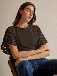 Anewsta Essential Camiseta de moda con mangas cortas y diseño hueco de unicolor elegante para mujer - Café integral - Ver 6