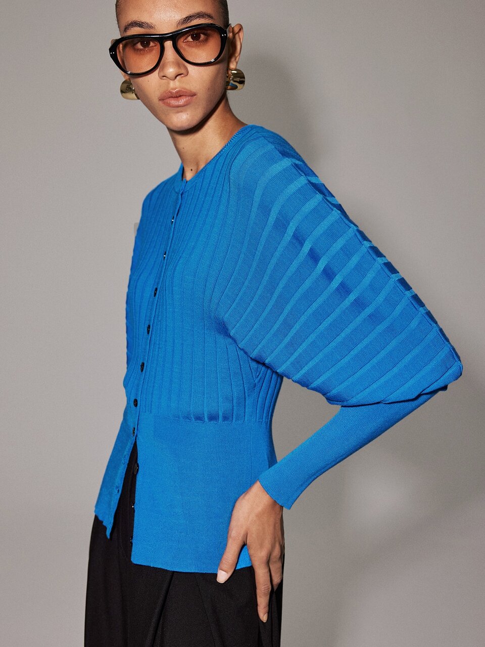 Anewsta Women's Casual Blue Striped Cardigan With Round Neck And Wrist Length Sleeves Button Front Medium Stretch Fabric Short Length
