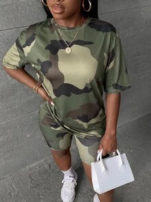 Slaydiva Plus Size Camouflage Print T-Shirt And Shorts 2 Pieces Set Gym Formal Green Summer Casual Loose Fit - Green - View 7