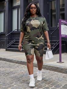 Slaydiva Plus Size Camouflage Print T-Shirt And Shorts 2 Pieces Set Gym Formal Green Summer Casual Loose Fit - Green - View 2