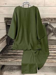 EMERY ROSE 2pcs/Set Women's V-Neck Coconut Button Decor 3/4 Sleeve Top + Straight Leg Solid Color Casual/Office Pants - Green - View 2
