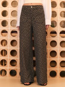 Nöista Mauve Wide-Leg Pants With Quilted Geometric Texture, Relaxed Fit And High Waist. Perfect For Travel, Resort Wear, Casual Styling And Fall - Brown - View 3