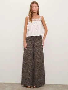 Nöista Mauve Wide-Leg Pants With Quilted Geometric Texture, Relaxed Fit And High Waist. Perfect For Travel, Resort Wear, Casual Styling And Fall - Brown - View 4